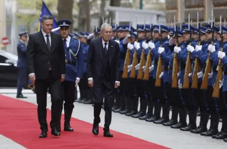 Predsjednik Austrije svečano dočekan ispred Predsjedništva BiH