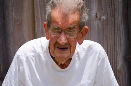 Kad osjeti da mu se život bliži kraju, svaki čovjek radi 1 istu stvar: Tvrdi čuveni pisac