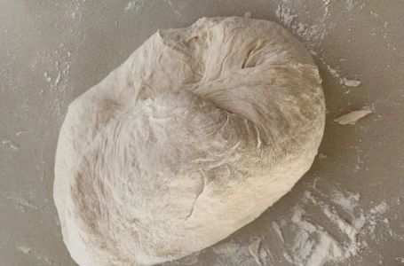 Pekari uvijek dodaju 1 sastojak u brašno: Tijesto raste kao ludo, a pecivo ostaje mekano 5 dana