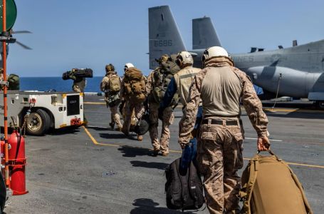 Američki marinci na Bliskom istoku objavili fotografije obroka: Njihove porodice bijesne (FOTO)