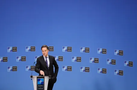 Rutte: Amerika ne napušta NATO