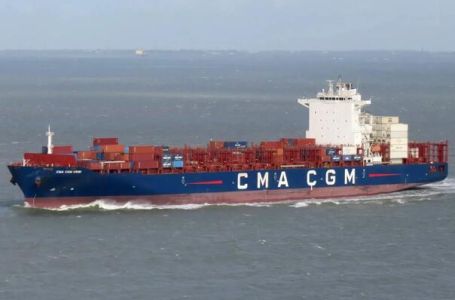 Otvorena vatra na francuski brod u Hormuškom moreuzu