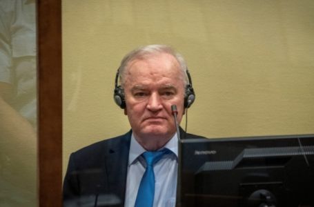 Srbija traži slobodu za ratnog zločinca: Iznijet hitan zahtjev za prebacivanje Ratka Mladića