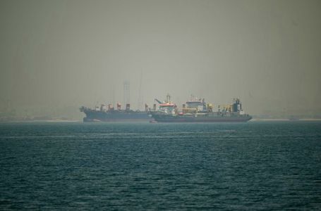 FT: Kroz američku blokadu Hormuza prošlo gotovo milijardu dolara iranske nafte