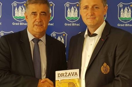 Politički potres u BiH: Fazlić razočaran Trojkom, Otkrio šta se dešavalo iza kulisa