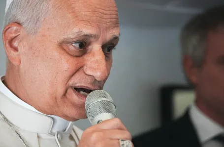 Papa prebacio loptu i na Iran: Režim je nepravedno oduzimao živote ljudima, to treba osuditi