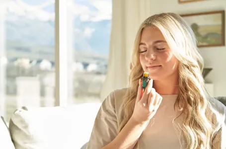 Više ne kupujem osvježivače: Sipam 3 kapi ovoga u usisivač i kuća mi miriše danima na luksuz