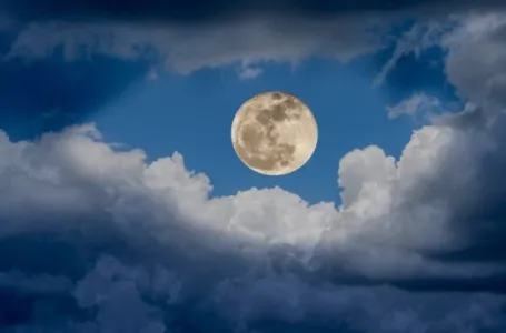 Stiže sutra tačno u tačno u 19.23 sati: Pun Mjesec mijenja život ova 4 znaka