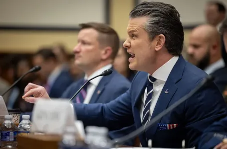 Muk u Kongresu nakon teške optužbe: "Ti si ratni zločinac", pogledajte reakciju Hegsetha (VIDEO)