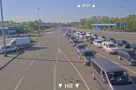 Na jugu se satima čeka na ulazak u BiH, a na sjeveru pri izlasku iz zemlje
