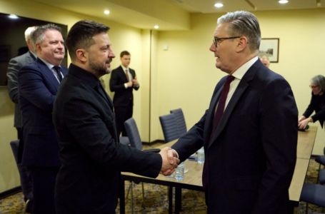 Zelenski i Starmer u Jerevanu: Ukrajina spremna za nove pregovore o miru