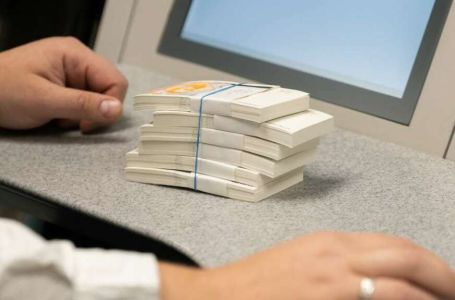 Počela isplata penzija: Provjerite nove iznose za april i ko ostvaruje pravo na uvećanje