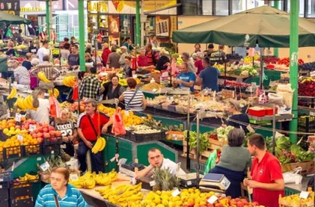 Može li na gram? Cijena ovog voća zapalila pijace, evo koliko će koštati na ljeto