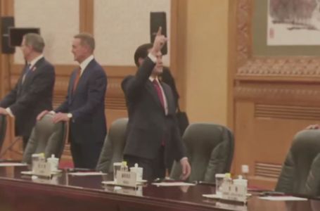 Reakcija Rubija na strop u Pekingu postala hit na mrežama (VIDEO)