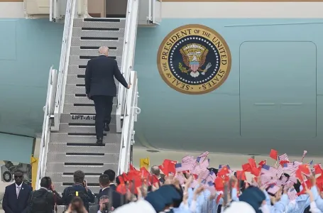 "Ništa iz Kine ne smije u avion": Američka delegacija bacila sve predmete koje su im dali u Kini