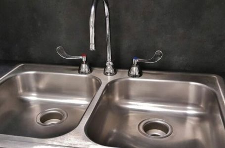 Sudoper će se odčepiti za nekoliko minuta: Ova stvar uklanja masnoću bolje od octa