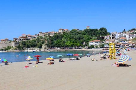 Evo koliku kaznu ćete platiti ako vas van plaže zateknu u kupaćem u Crnoj Gori!