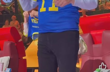 Bosanac iznenadio Karleušu, dao joj dres reprezentacije BiH: Pogledajte njenu reakciju (VIDEO)