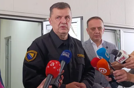 Tegeltija nakon sastanka u Gradišci: Nadamo se da će do ljeta proraditi oba granična prelaza