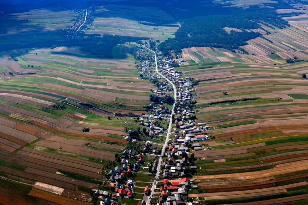 Selo u kojem svi žive u istoj ulici dugoj devet kilometara: Iz zraka izgleda kao nacrtano