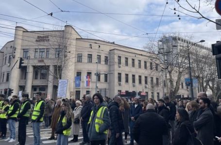 Novi protest studenata: Rastu tenzije, blokirane ulice u Beogradu
