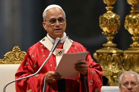 Papa danas povlači potez bez presedana u povijesti Vatikana