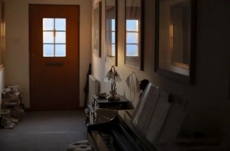 Izbacite je iz kuće prije mraka: Naši stari kažu da ova stvar u hodniku donosi bijedu i tjera pare