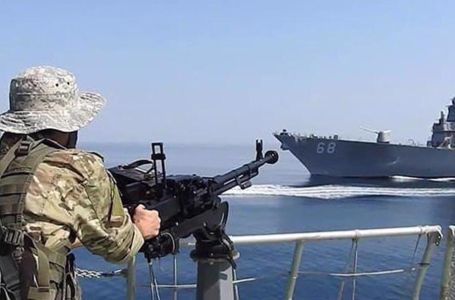Dramatično u Hormuzu: Iranska vojska zapucala na američki brod, uslijedilo je povlačenje...