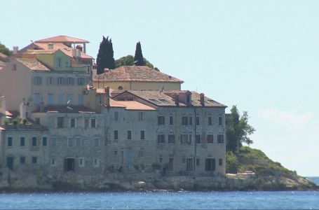 Popularni grad u Hrvatskoj na moru uvodi ograničenja zbog turista