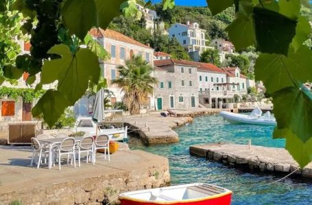 U ovom primorskom gradiću skoro da i nema turista a pravi je raj na zemlji: Sve je duplo jeftinije