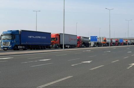 Višesatna čekanja kamiona na granici Srbije i Hrvatske