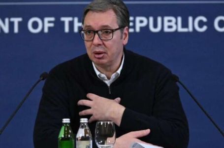 Vučić tvrdi: Iz Tivta vraćeni "aktivisti", a ne kriminalci
