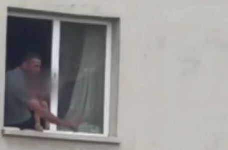 Otac držao djevojčicu kao taoca i prijetio nožem da će je baciti kroz prozor