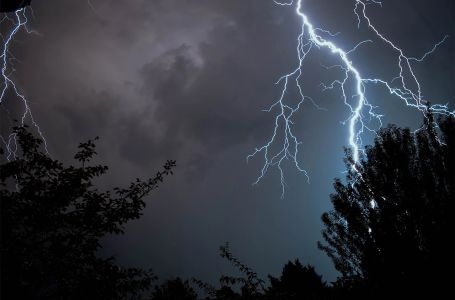 Upaljen meteoalarm za jedan dio BiH: Ova 4 grada na udaru oluje sa grmljavinom