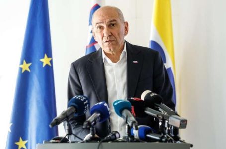 Janšina vlada ukinula zabranu trgovanja oružjem s Izraelom