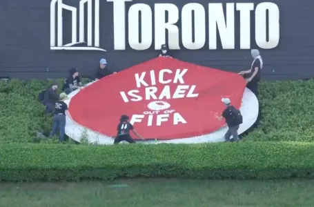 Protest navijača prije utakmice BiH u Torontu: "Izbacite Izrael iz FIFA-e"