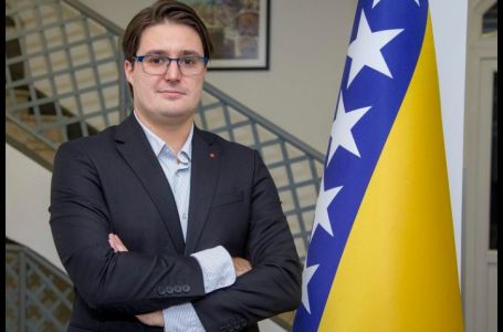Perić o uklanjanju zastava BiH u Čapljini: "Smeta vam država u kojoj živite?"