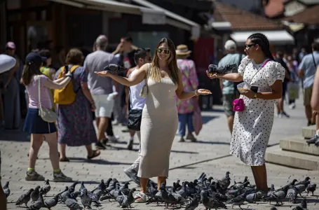 Sunčano i toplije narednih dana, uz rijetke poslijepodnevne pljuskove