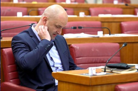 Bivši hrvatski ministar imao saobraćajku: Smješten u bolnicu