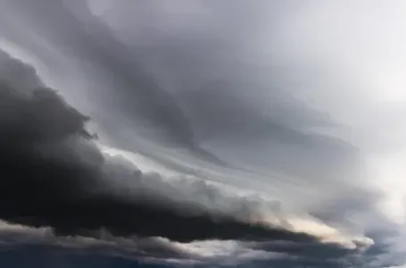 Počelo je! Snažno nevrijeme pogodilo Srbiju - Silovit pljusak udario nikad jače (VIDEO)