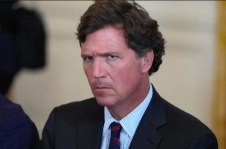 Tucker Carlson napustio Republikansku stranku: "Izdali ste Ameriku"