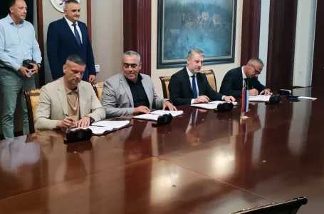 Potpisan Posebni kolektivni ugovor za radnike 31 javne ustanove u RS