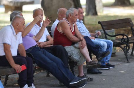 Odlične vijesti za penzionere: Isplata penzija kreće ranije?