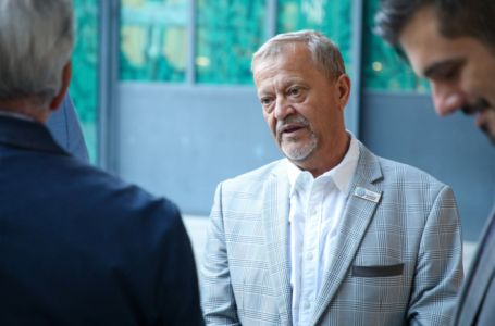 Kotrlja se velika hajka na Emira Hadžihafizbegovića: ‘Oduzmite mu hrvatsko državljanstvo’