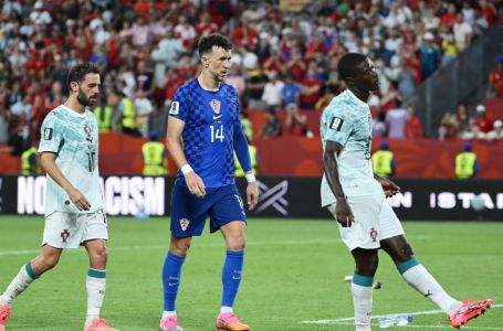 Detalj koji je mnogima promakao! Bijesni Hrvati zasuli teren, a onda je na scenu stupio Ivan Perišić