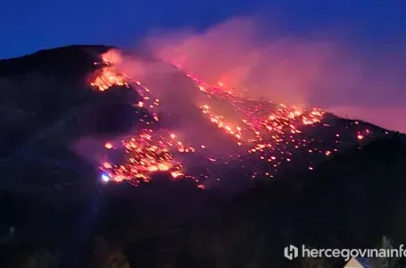 Požar zahvatio minsko polje u Mostaru, odjekuju detonacije! Buktinja se bliži kućama, strašne scene