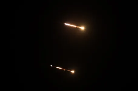 Ponovo haos u Hormuškom moreuzu: Pogođeni brodovi, Amerikanci tvrde da su rakete ispalili Iranci