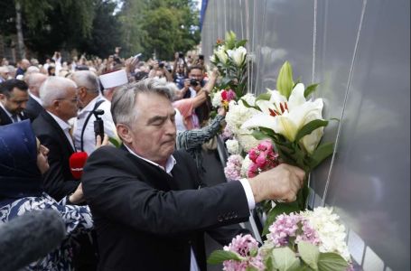 Iz Sarajeva ispraćena kolona s posmrtnim ostacima žrtava genocida u Srebrenici