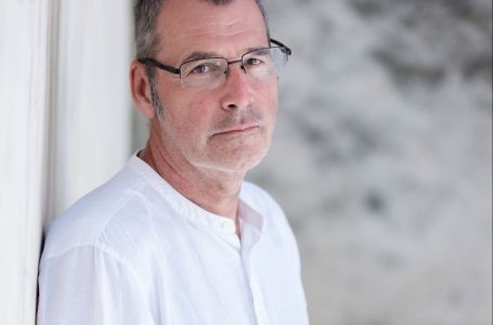 Brutalan napad u Beogradu: Pretučen Vladimir Arsenijević, spriječena komemoracija za žrtve Srebrenic