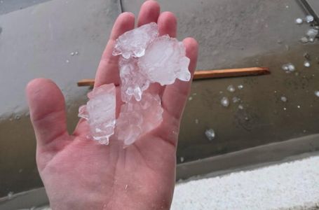 Dio naše regije pogodila jaka oluja: Padao grad veličine pesnice